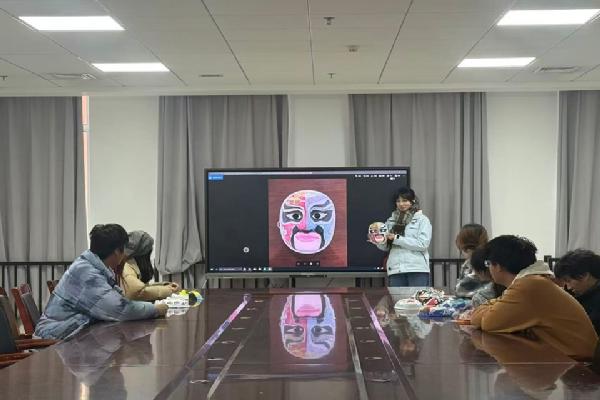 园林与林学院成功举办“艺韵传承，妙笔生花”脸谱设计比赛